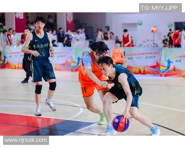 南京篮球队在杯赛中的灵活战术与团队配合分析 南京篮球队在杯赛中的灵活战术与团队配合分析